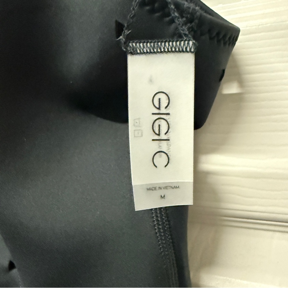 Gigi C| NWT Alexandra Black Cut out Swimsuit in Size M - Picture 8 of 15